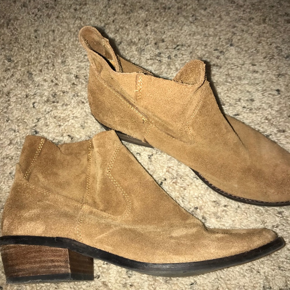 Dolce vita brown/tan suede booties